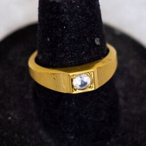 Size 7, Vintage Minimalist Clear Rhinestone Gold Tone Ring by Avon - C12